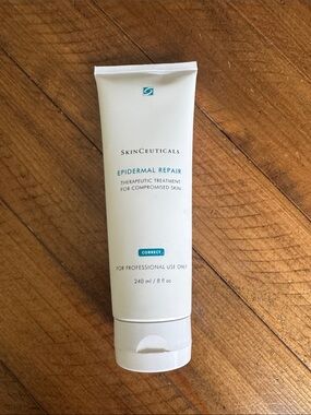 New SkinCeuticals Epidermal Repair Therapeutic Treatment 240ml Professional Size